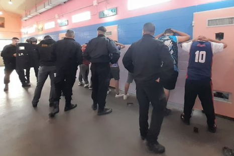 Parte del histórico operativo para desbaratar a una red de explotación sexual. Foto: X