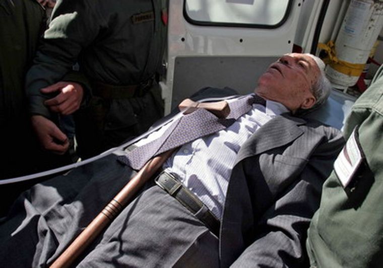 El represor Antonio Bussi debió abandonar la audiencia el martes pasado. Foto: NA