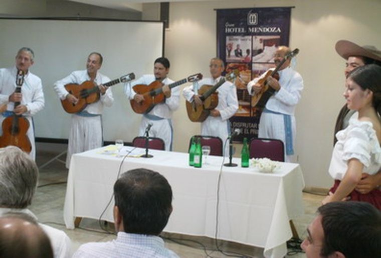 Los Trova engalanaron la presentación. Foto: MDZ