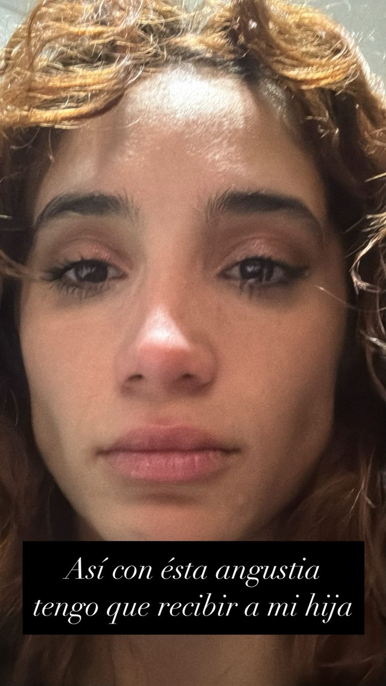 Melody Luz llorando por su hija. Melody Luz llorando por su hija.
