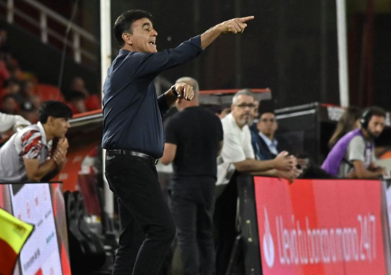 Gustavo Quinteros celebró el segundo triunfo consecutivo de Independiente y todavía sueña con un milagro.
