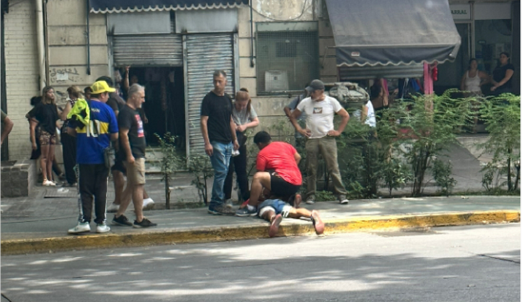 El acusado luego de ser capturado por la gente