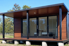 Las casas llegan equipadas con instalaciones básicas y pueden adaptarse a distintos usos residenciales o comerciales. Las casas llegan equipadas con instalaciones básicas y pueden adaptarse a distintos usos residenciales o comerciales.