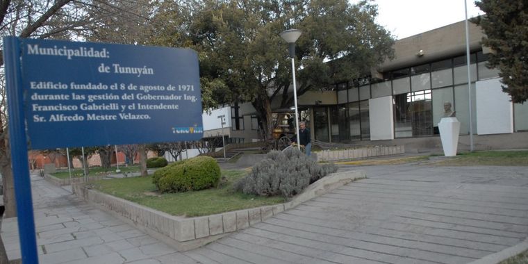 Fachada de la Municipalidad de Tunuyán.