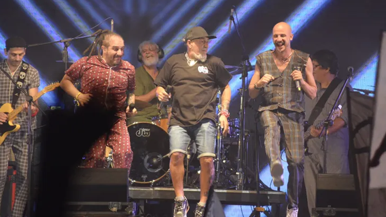 El Mono Fabio fue invitado al show de la Bersuit, previo a su recital con Kapanga. Foto: TV Pública Foto: TV Pública