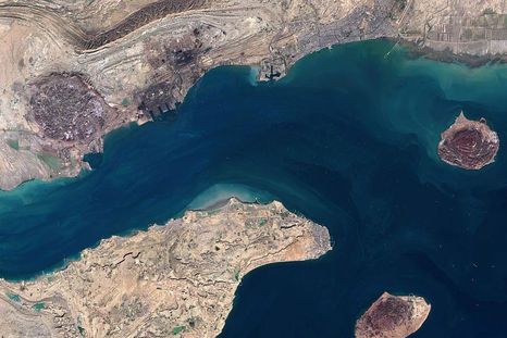 Guerra con Irán: el petróleo y el Estrecho de Ormuz aceleran la crisis política de Trump. Guerra con Irán: el petróleo y el Estrecho de Ormuz aceleran la crisis política de Trump.