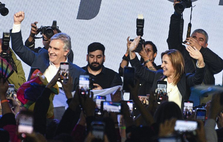 Martín Llaryora y una ventaja corta pero irreversible sobre Luis Juez Foto: Telam