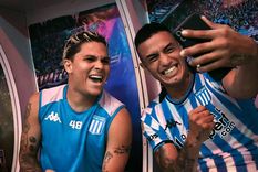 Juanfer y Lolo Miranda luego de la victoria Foto: @RacingClub Juanfer y Lolo Miranda luego de la victoria Foto: @RacingClub