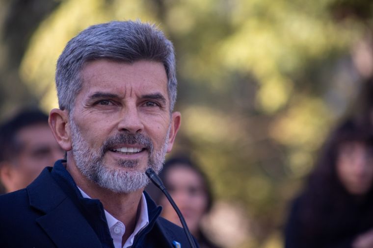 Ulpiano Suarez propone una ley para que haya multas más elevadas para quienes tiren basura. Ulpiano Suarez propone una ley para que haya multas más elevadas para quienes tiren basura.