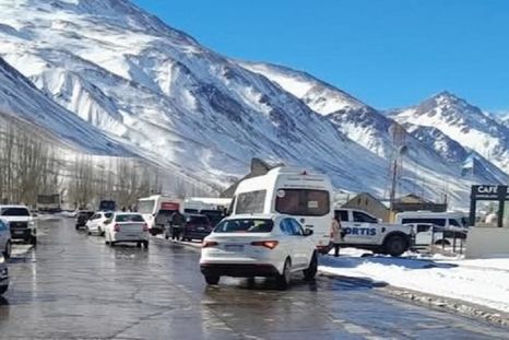 El Paso Cristo Redentor permanece habilitado pese al pronóstico de nieve. Se recomienda consultar el estado actualizado antes de viajar El Paso Cristo Redentor permanece habilitado pese al pronóstico de nieve. Se recomienda consultar el estado actualizado antes de viajar