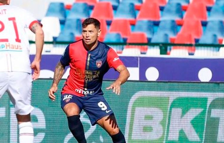 Mauro Zárate El argentino se rompió los ligamentos de la rodilla izquierda y no jugará por lo que resta de la temporada.