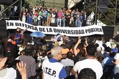 Marcha en defensa de la universidad pública. Foto: Juan Mateo Aberastain Zubimendi / MDZ. Marcha en defensa de la universidad pública. Foto: Juan Mateo Aberastain Zubimendi / MDZ.
