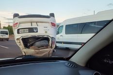 Vuelco en Acceso Sur Foto: gentileza