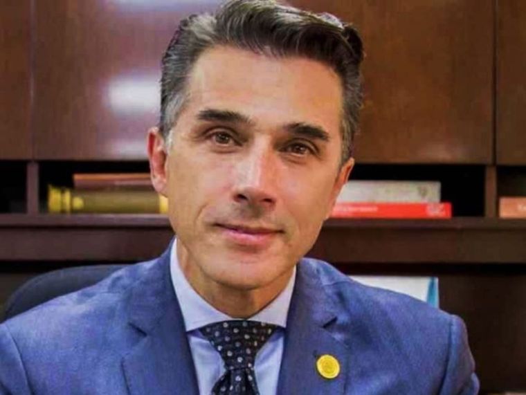 La familia de Sergio Mayer recibió amenazas a través de las redes sociales.