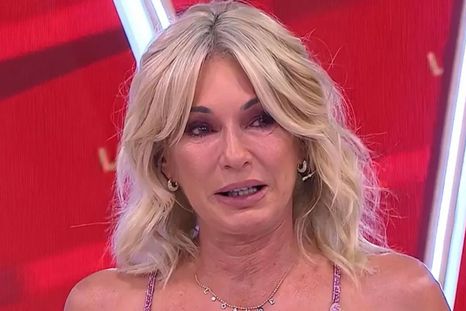 Los seguidores de la panelista le exigen que se realice chequeos médicos tras el susto en su casa./ Captura América TV Los seguidores de la panelista le exigen que se realice chequeos médicos tras el susto en su casa./ Captura América TV