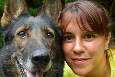 Ruca junto a Ayelén, su cuidadora