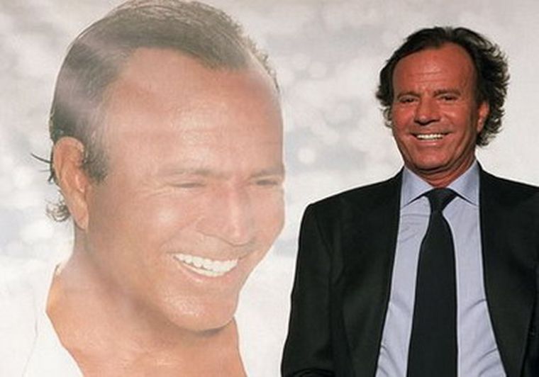 Julio Iglesias, recordó a Sandro. Foto: web