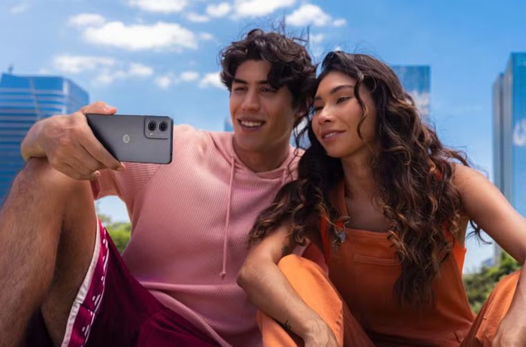 Cámara principal de 50 MP con Night Vision y batería de 5000 mAh: fotos listas para redes y hasta dos días de uso.