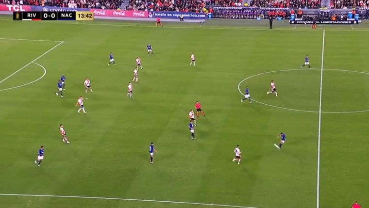 El offside que le cobraron a Nacional antes del gol de River.