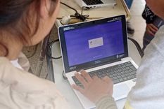 El costo del servicio de internet subió de manera relevante este año y las familias buscan opciones para poder pagarlo. Foto: Consejo General de Educación