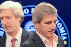 Luis Caputo y Santiago Bausili anunciaron el traspaso de la deuda del Central al Tesoro Nacional. Foto: NA Luis Caputo y Santiago Bausili anunciaron el traspaso de la deuda del Central al Tesoro Nacional. Foto: NA