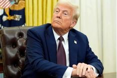 El presidente Donald Trump pateó el tablero con la amenaza de imponer elevados a productos importados de México, Canadá, China y la Union Europea. Foto: EFE