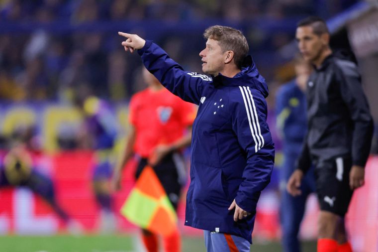 Con un día menos de descanso para la revancha ante Boca, Fernando Seabra planteó un particular once inicial este lunes en el Brasileirao. Foto: EFE