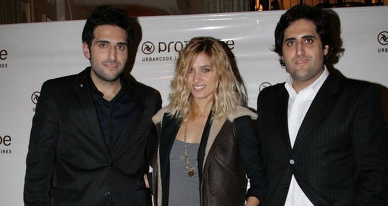 Elías, el diseñador de la marca, junto a Rafael Romano, gerente comercial y Cynthia Garrido antes de comenzar el desfile. Foto: Gentileza