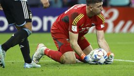 Un gigante del fútbol europeo avanzó en las negociaciones para contratar al Dibu Martínez. Un gigante del fútbol europeo avanzó en las negociaciones para contratar al Dibu Martínez.