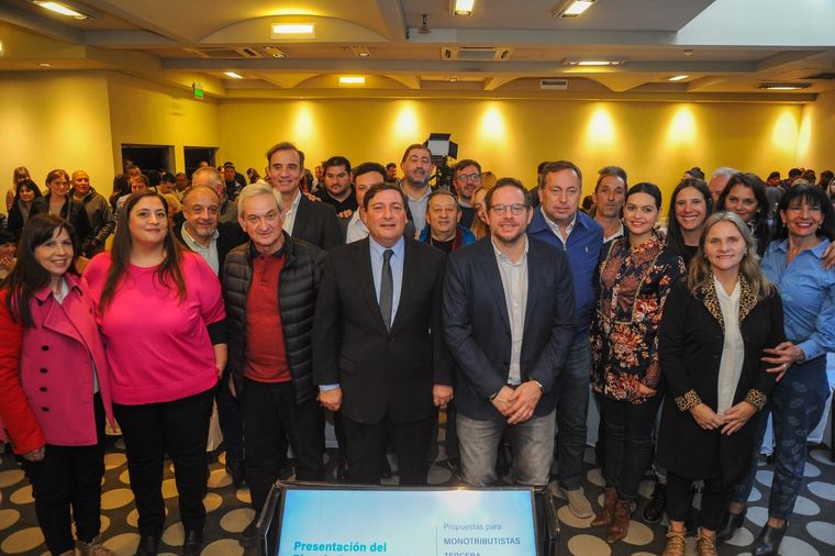 La Junta Electoral del frente Elegí oficializó a los candidatos para las elecciones generales del 24 de septiembre en Mendoza. Foto: Prensa PJ