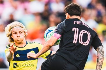 Inter Miami enfrenta a Nashville en un duelo en el que, si gana, quedará como único líder de la Conferencia Este. Inter Miami enfrenta a Nashville en un duelo en el que, si gana, quedará como único líder de la Conferencia Este.