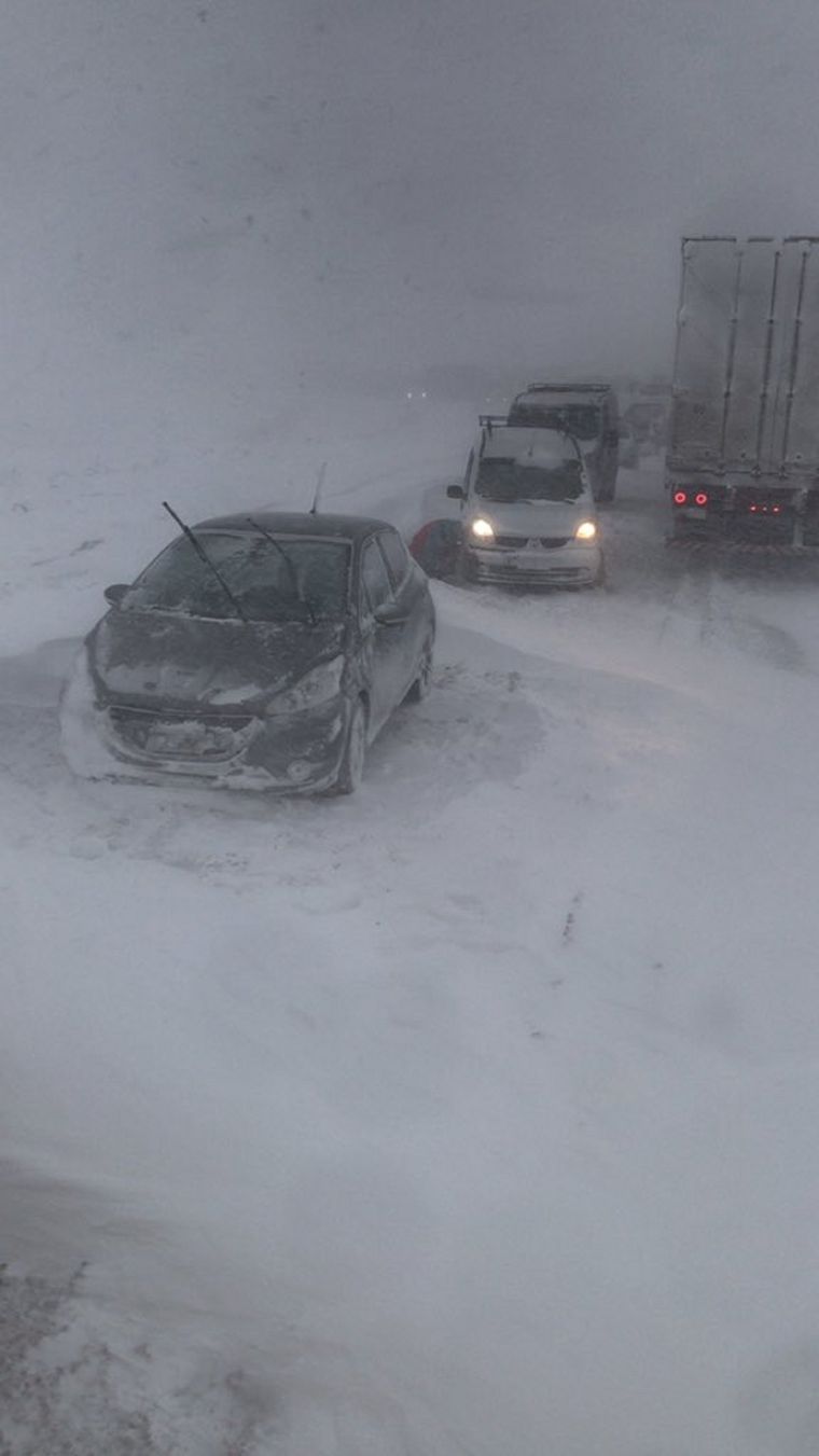 Fueron 570 las personas que quedaron varadas por el temporal de nieve