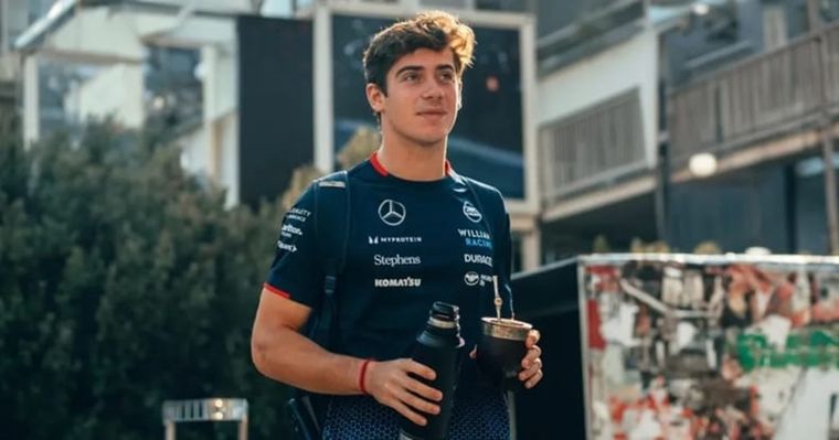 Franco Colapinto llevó el mate al paddock de la Fórmula 1, donde se prepara para cada carrera Foto: @WilliamsRacing