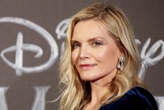Michelle Pfeiffer se roba todas las miradas a sus 65 años. Foto: Archivo