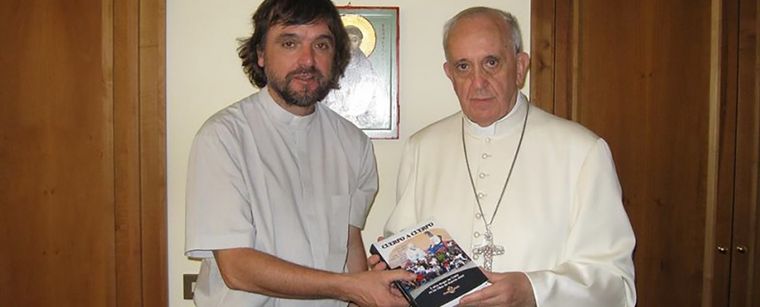 EL Santo Padre, Francisco y el Padre José María Pepe di Paola.