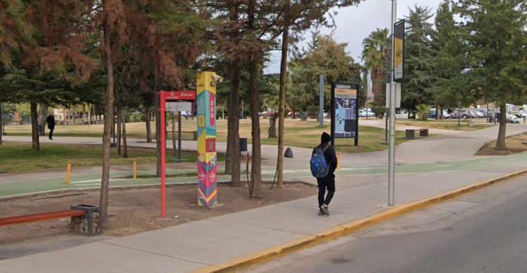 Luján de Cuyo busca instalar un sistema innovador en Mendoza para asistir a quienes esperan el colectivo.