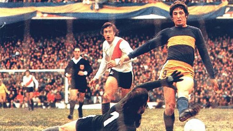 García Cambón canta el cuarto gol frente a River, en un debut que nadie pudo igualar.