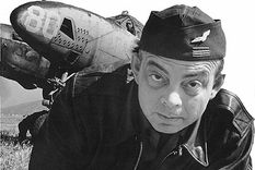 Viajero Además de eximio escritor, Antoine de Saint-Exupéry fue un filósofo de la aventura. Viajero Además de eximio escritor, Antoine de Saint-Exupéry fue un filósofo de la aventura.