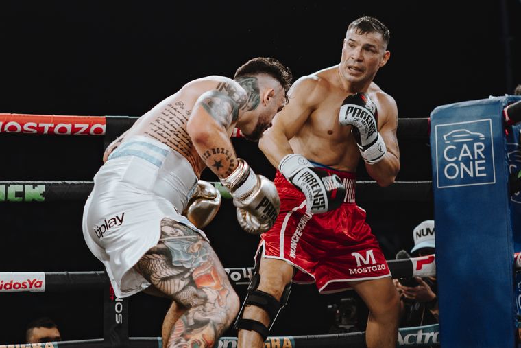 Una de las estelares fue también la primera sin cascos, entre Maravilla Martínez y Pepi Staropoli. Una de las estelares fue también la primera sin cascos, entre Maravilla Martínez y Pepi Staropoli.