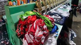 Desbaratan talleres textiles clandestinos en donde confeccionaban prendas deportivas y eran puestas a la venta en “La Salada”. Foto: Gendarmeria Nacional