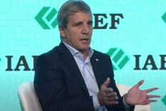 El ministro de Economía Luis Toto Caputo, aunque es un celoso custodio del superávit fiscal, en el último mes abrió la billetera con los gobernadores. El ministro de Economía Luis Toto Caputo, aunque es un celoso custodio del superávit fiscal, en el último mes abrió la billetera con los gobernadores.