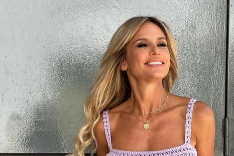 Mariana Fabbiani deslumbró con un look dorado. Mariana Fabbiani deslumbró con un look dorado.