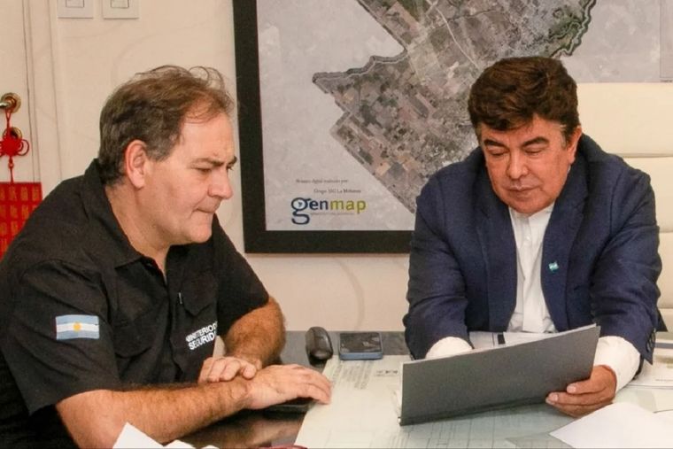 El intendente de La Matanza junto al jefe de la Policía Foto: Facebook