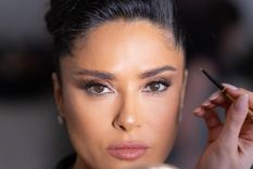 El eficaz y económico truco de Salma Hayek para disimular las canas Salma Hayek es una de las actrices latinoamericanas nominadas como mejor actriz al premio Óscar. Foto: INSTAGRAM @salmahayek