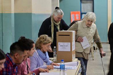 MDZol | Los adultos mayores siguen ejerciendo su derecho al sufragio Foto: Télam