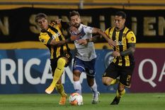 en el final, velez consiguio la clasificacion en uruguay