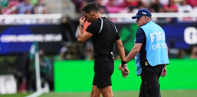 Facundo Tello se lesionó en el partido entre Jamaica y República Democrática del Congo