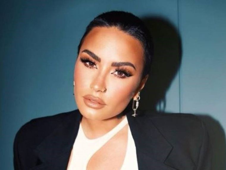 Demi Lovato presenta Holy Fvck Foto: Imagen: Fuente / Revista Cosas Ecuador