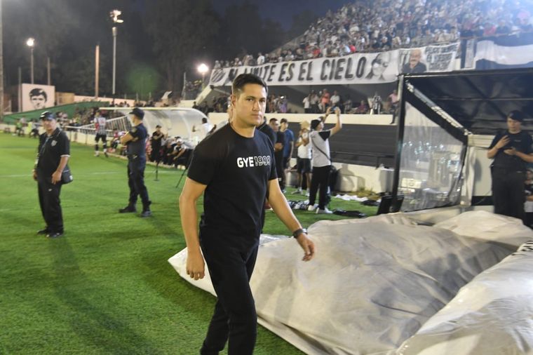 Fernando Porreta habló sobre el futuro de Medrán como entrenador del Lobo. Foto: Alfredo Ponce / MDZ