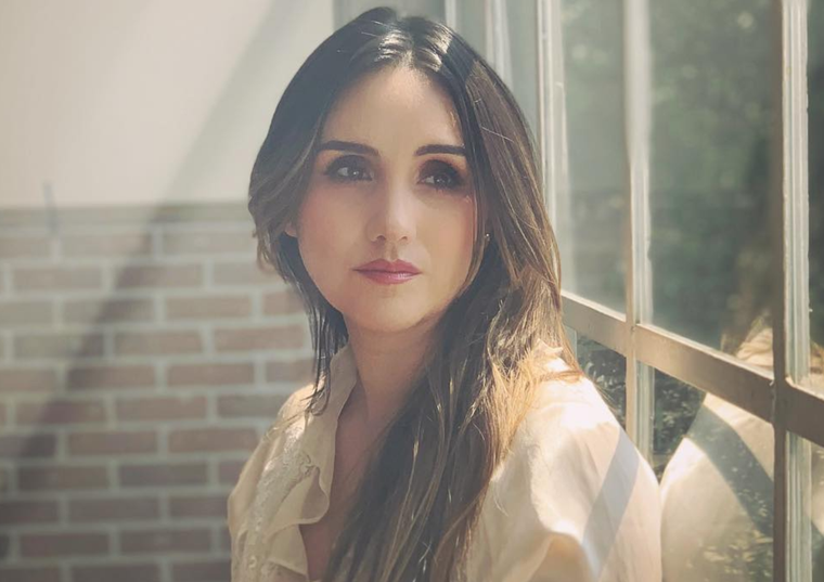 Dulce María comenzó su carrera en 1990 con tan solo cinco años.